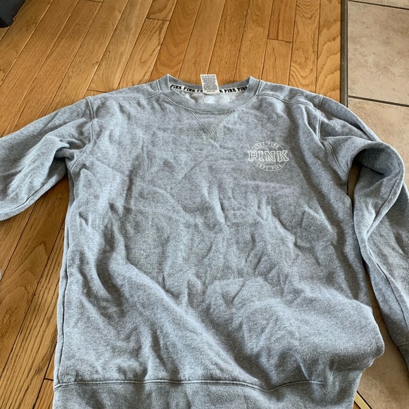 Grey VS pink sweater - Picture 1 of 4